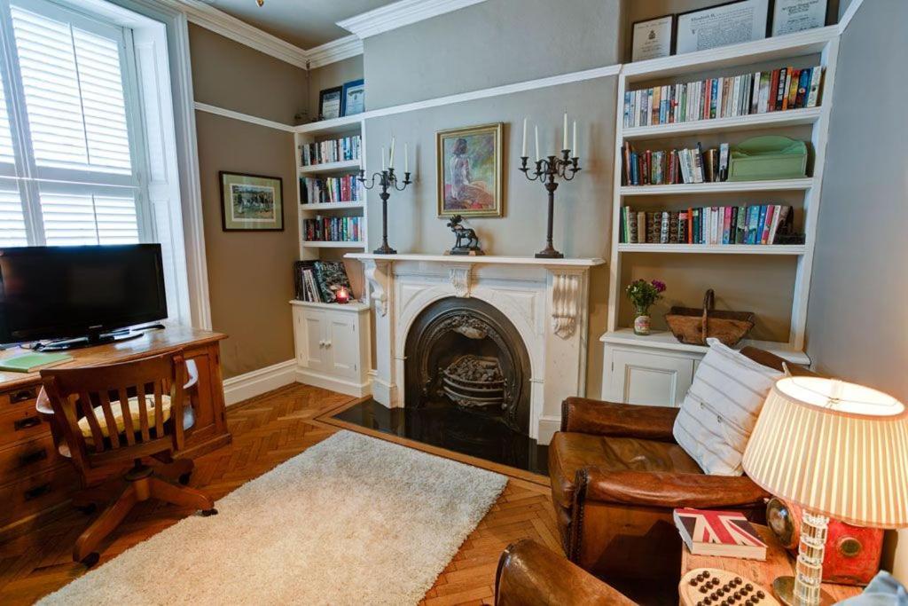 فيلا Bay House بوماريس المظهر الخارجي الصورة