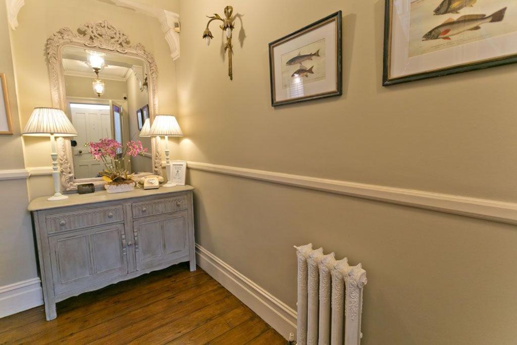 فيلا Bay House بوماريس المظهر الخارجي الصورة