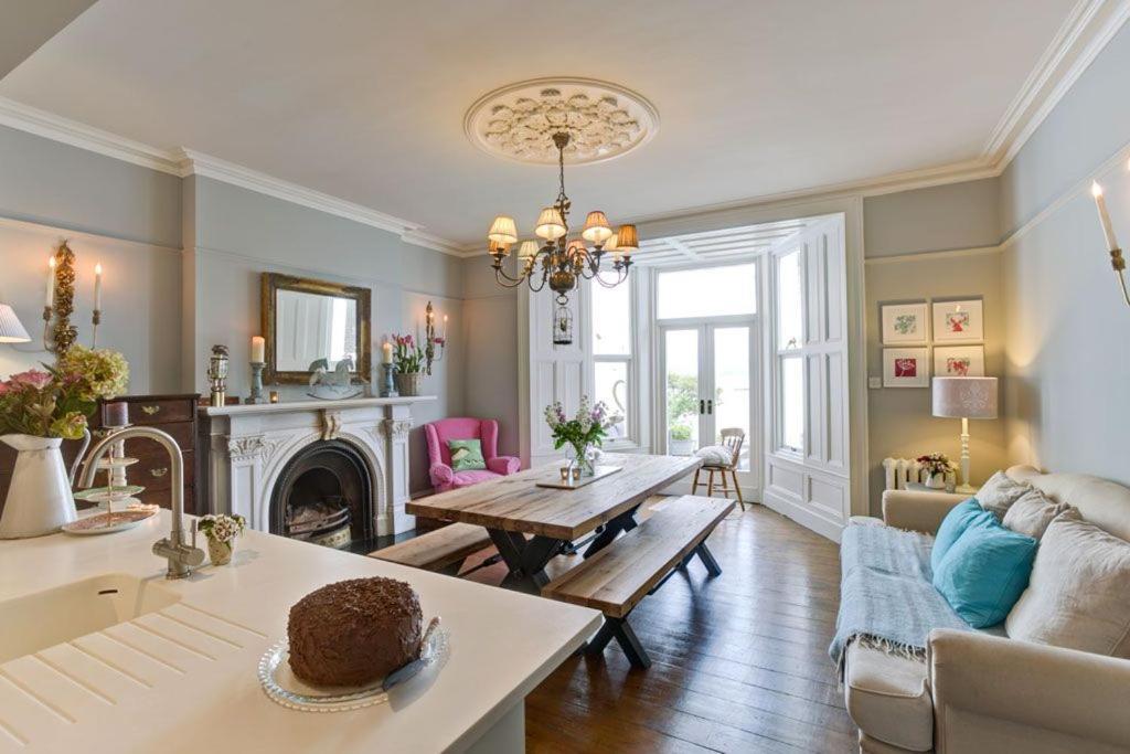 فيلا Bay House بوماريس المظهر الخارجي الصورة